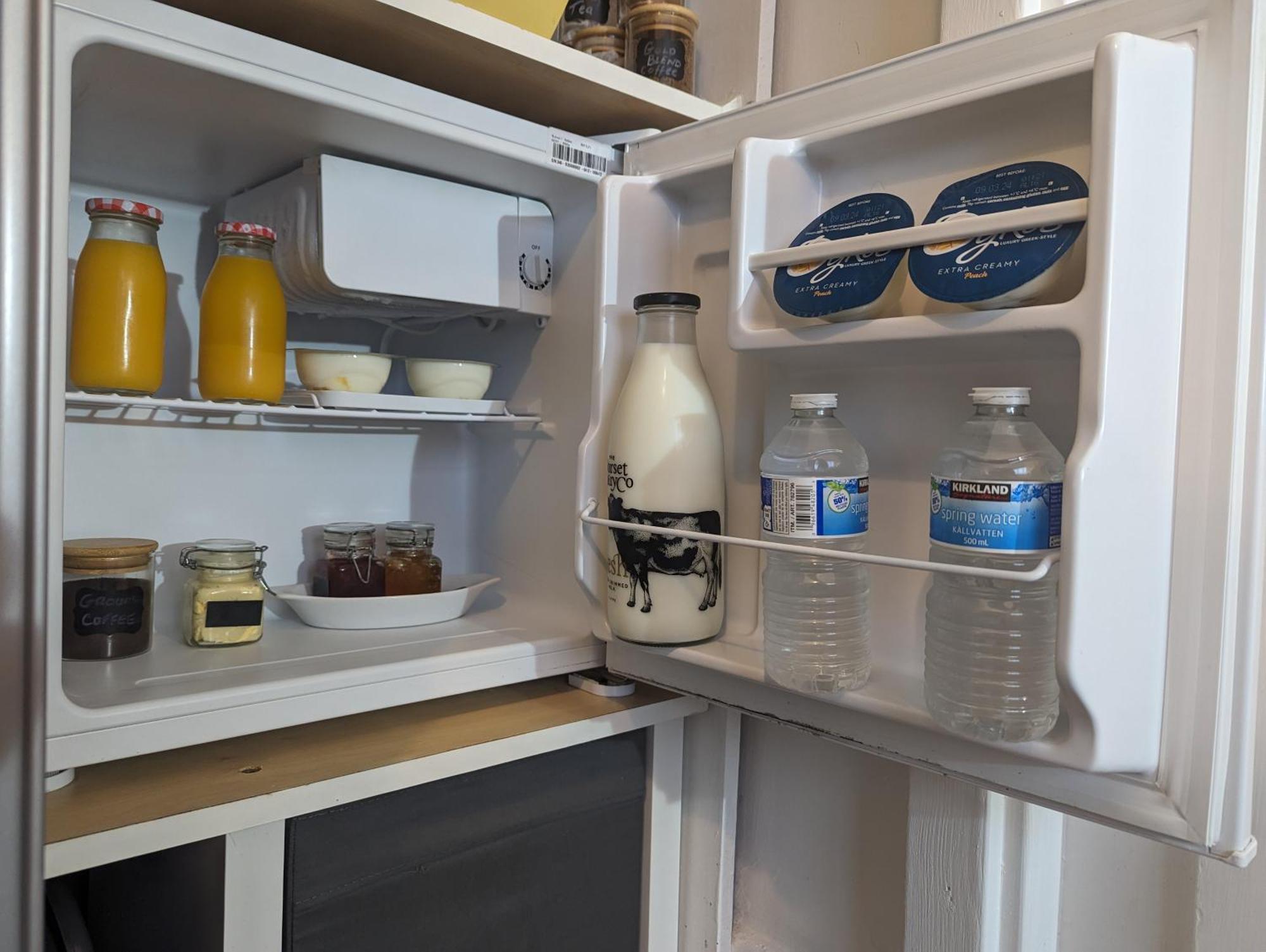 En-Suite Nook Near Forest & Sea, Super Value With Fridge, Microwave And Tv リミントン エクステリア 写真
